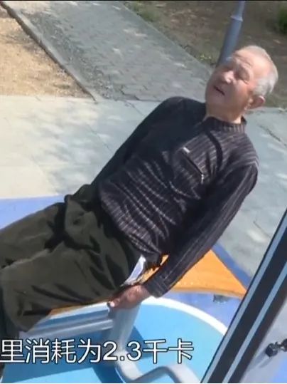 DƬ